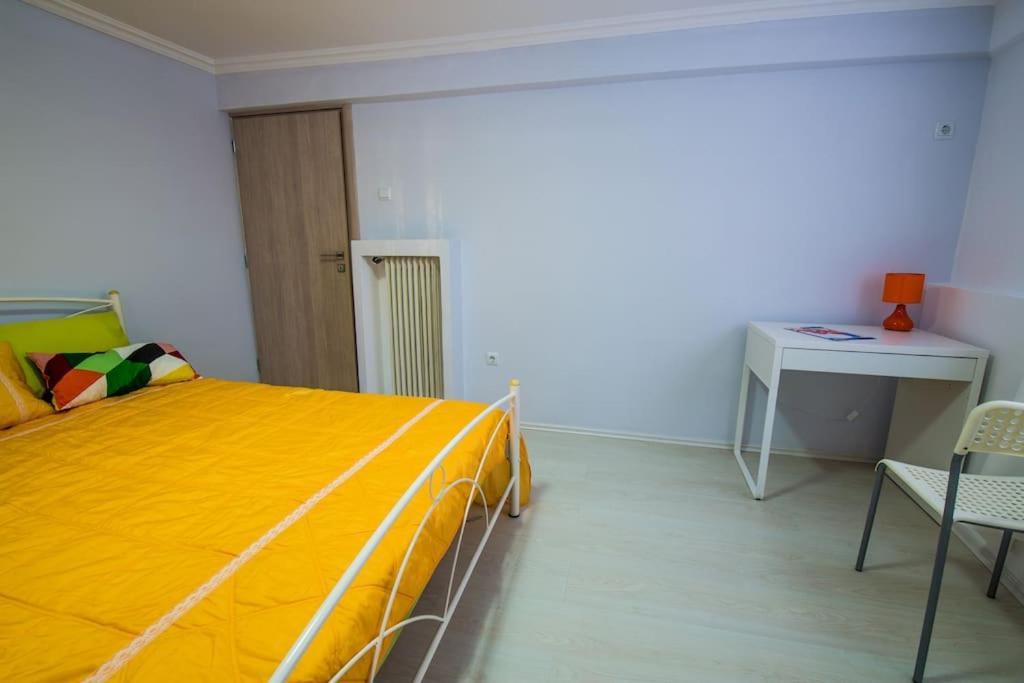 2 Bedrooms Apartment Close To Metro Dafni In Athena Bagian luar foto