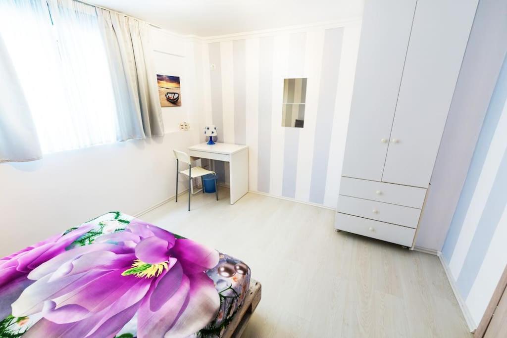 2 Bedrooms Apartment Close To Metro Dafni In Athena Bagian luar foto