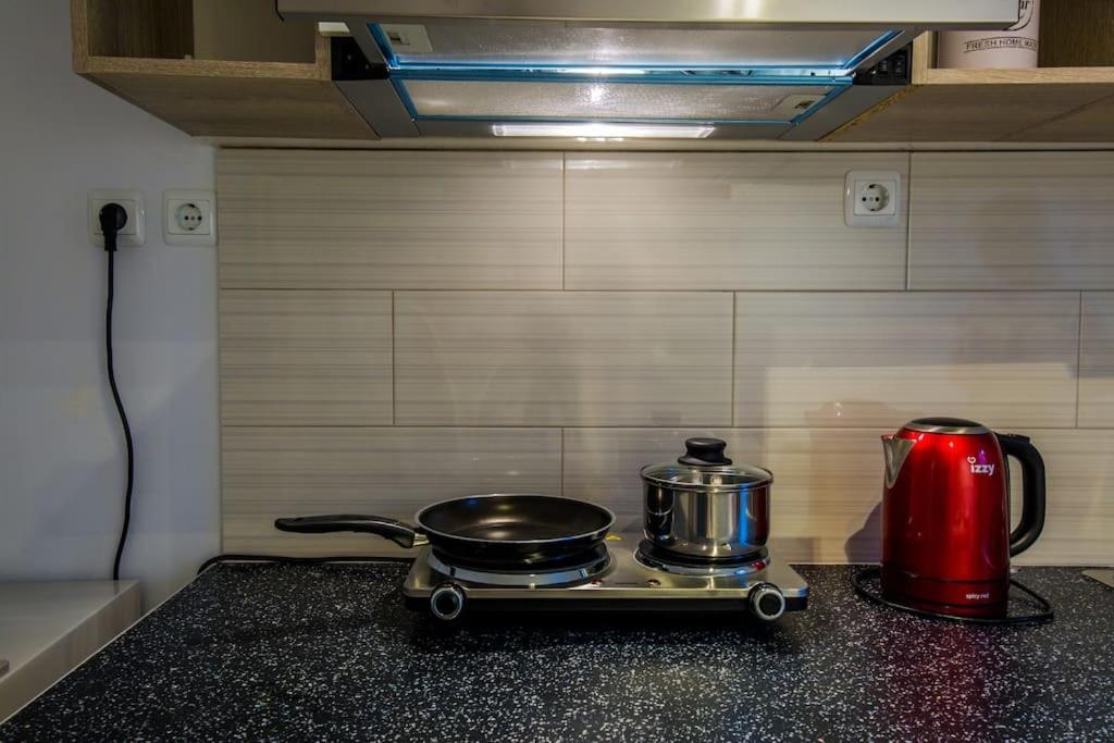 2 Bedrooms Apartment Close To Metro Dafni In Athena Bagian luar foto